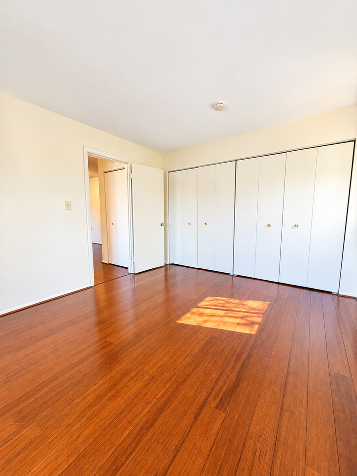 12001 Tarragon Rd #L - Photo 6 of 10