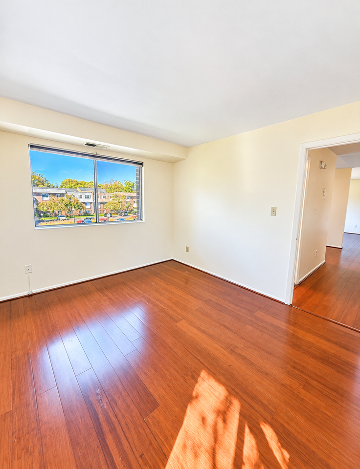 12001 Tarragon Rd #L - Photo 7 of 10