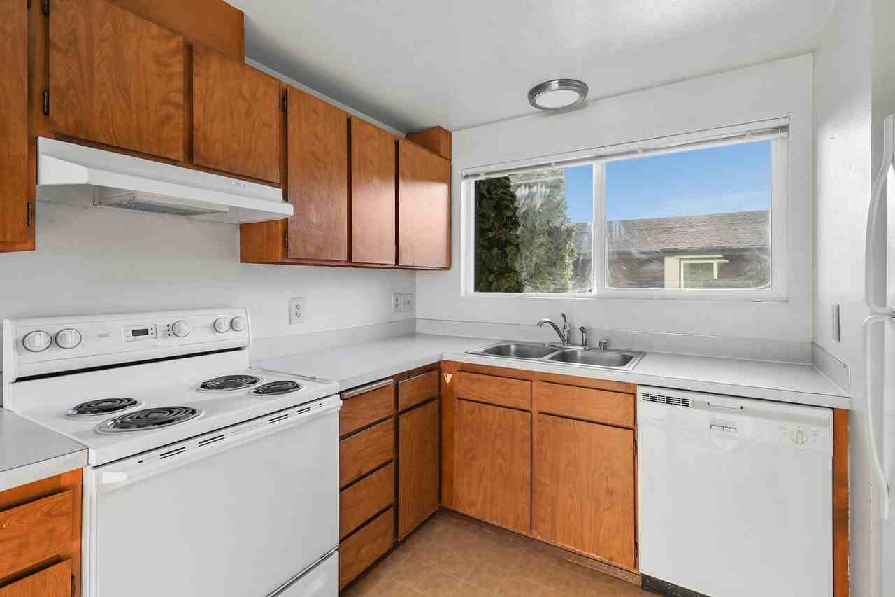 395 S Oak Harbor St #202 - Photo 5 of 13