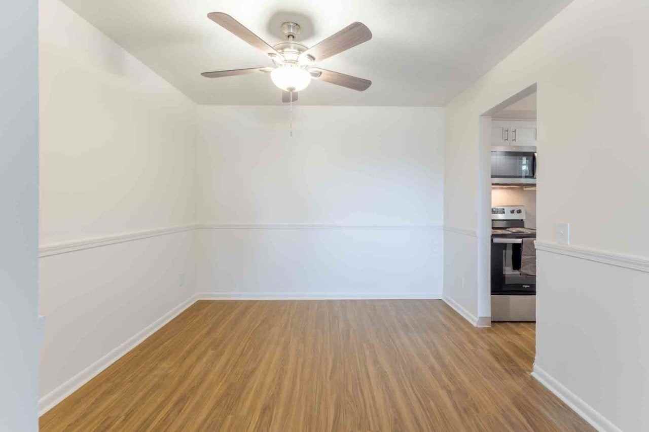 Parkway Manor Apartment Homes - Photo 5 of 26