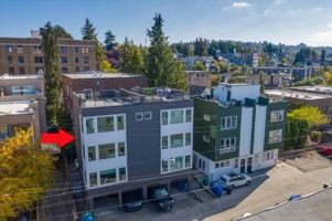 featured image of 2825 Franklin Ave E