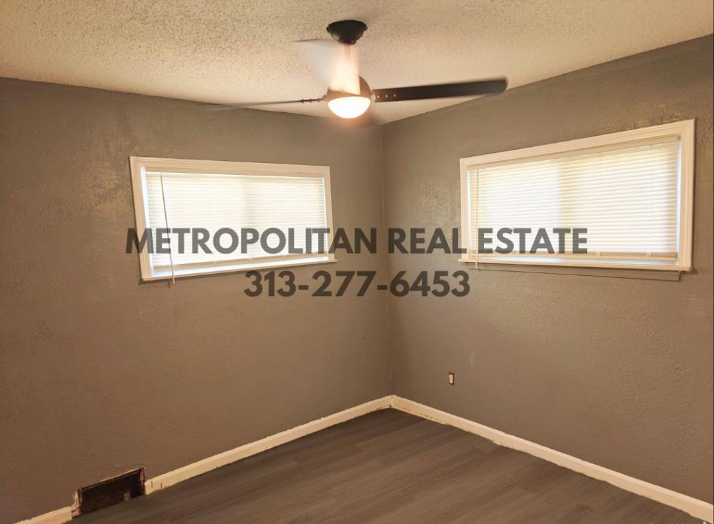 29632 Hazelwood St - Photo 2 of 9