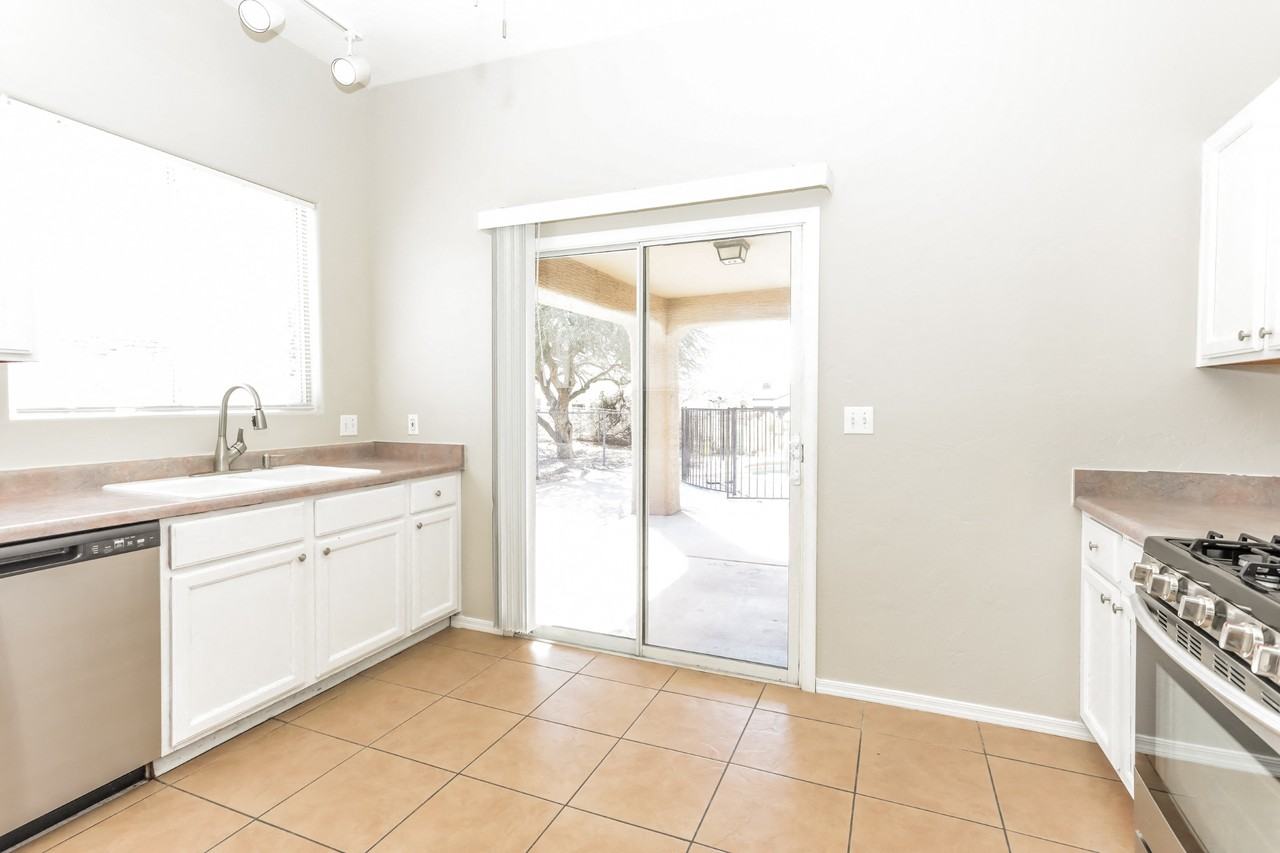 462 S Adanirom Judson Ave #5 - Photo 5 of 15