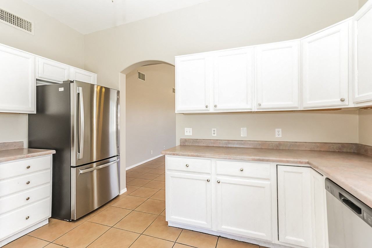 462 S Adanirom Judson Ave #5 - Photo 6 of 15