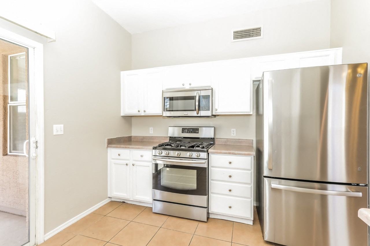 462 S Adanirom Judson Ave #5 - Photo 7 of 15