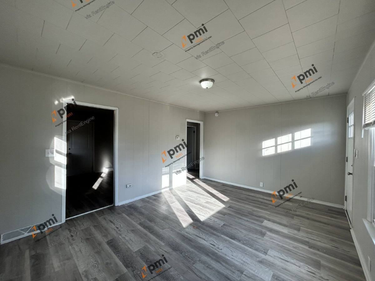 292 Hadley Rd - Photo 4 of 15