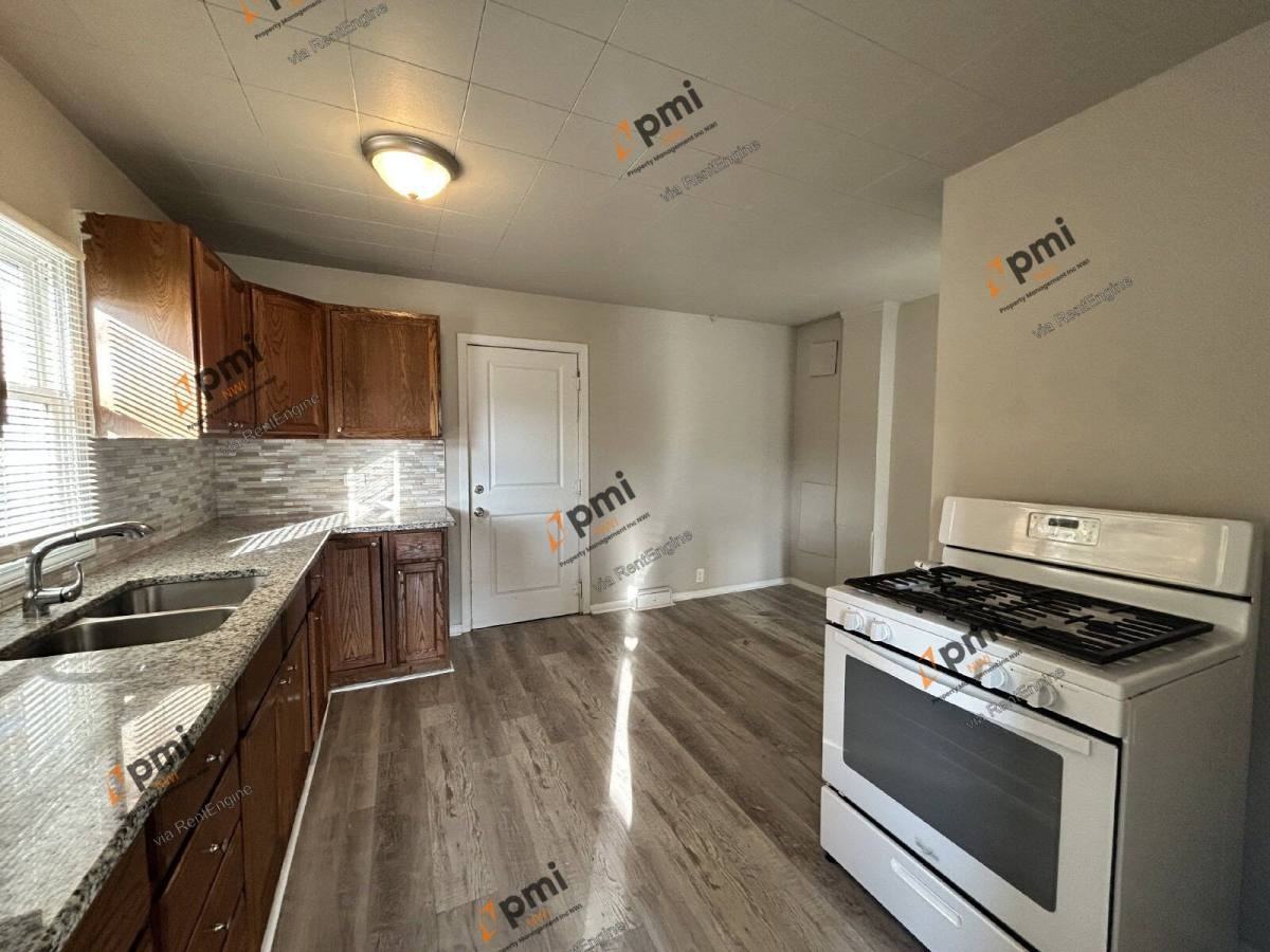 292 Hadley Rd - Photo 5 of 15