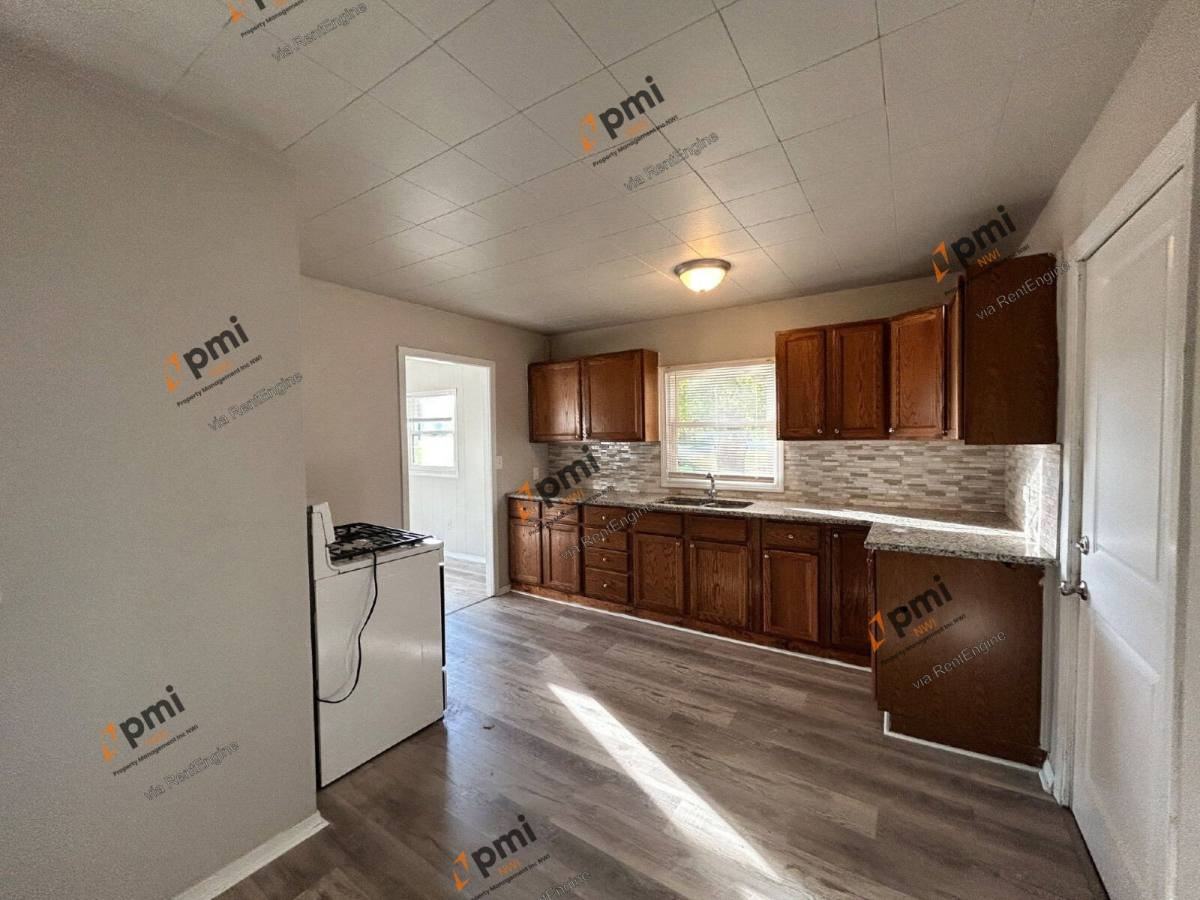 292 Hadley Rd - Photo 6 of 15