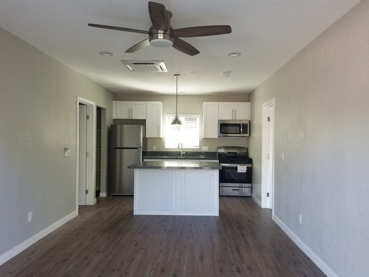 5053 63rd St - Photo 3 of 16
