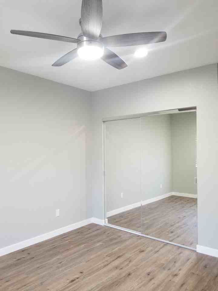 5053 63rd St - Photo 5 of 16