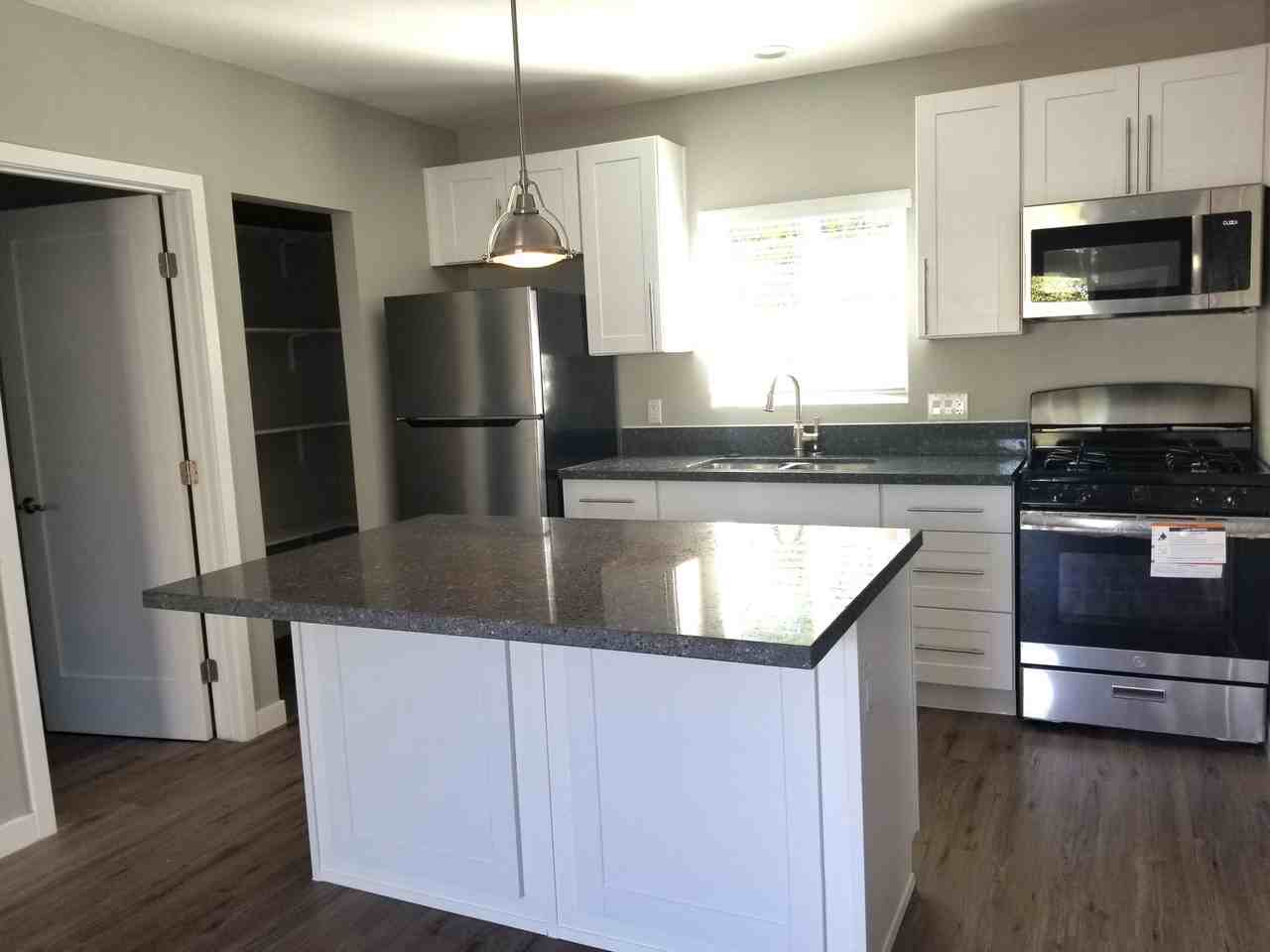 5053 63rd St - Photo 7 of 16