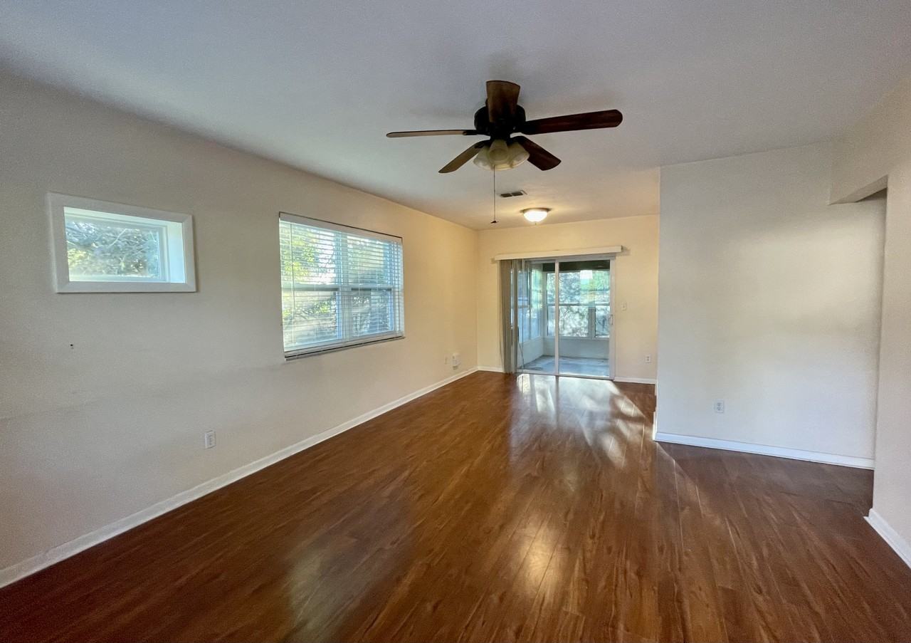 1061 Marlow Ave - Photo 2 of 18