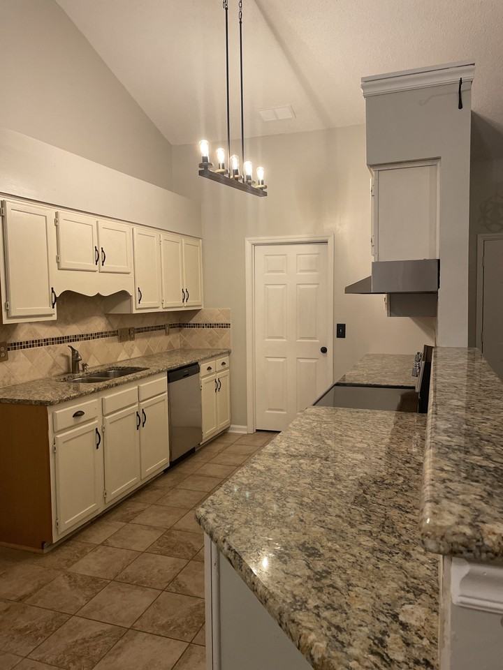 1000 Flintwood Ct #1000 - Photo 6 of 12