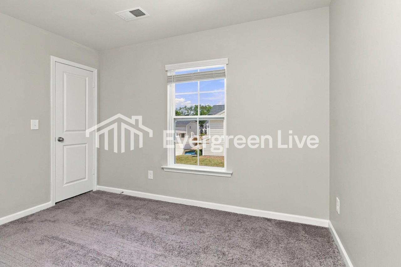138 Boat Club Ln - Photo 7 of 15
