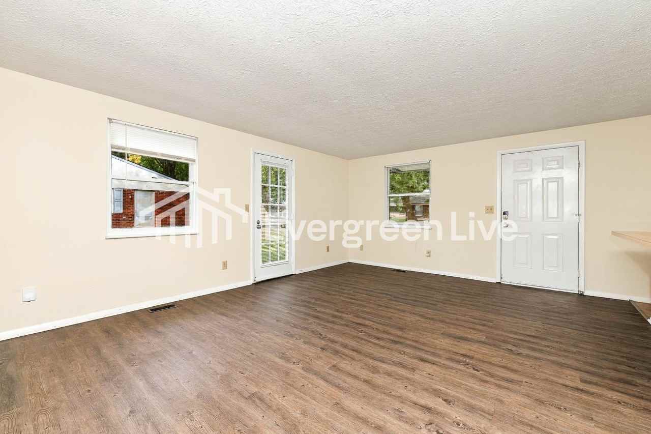 8139 Mount Mckinley Dr - Photo 4 of 15