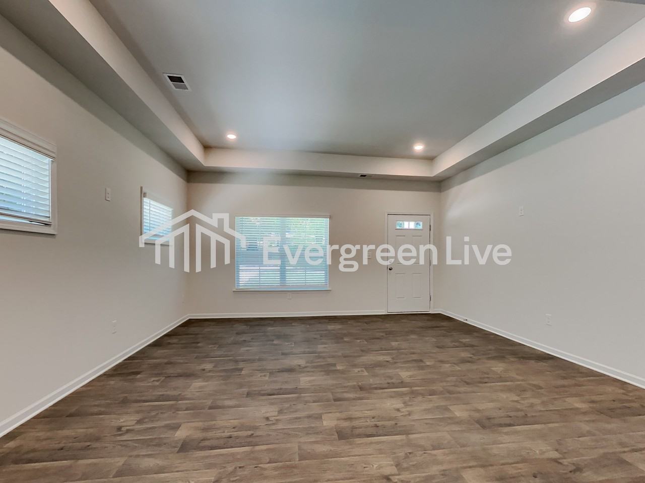 2411 Wishing Well Cir - Photo 2 of 16
