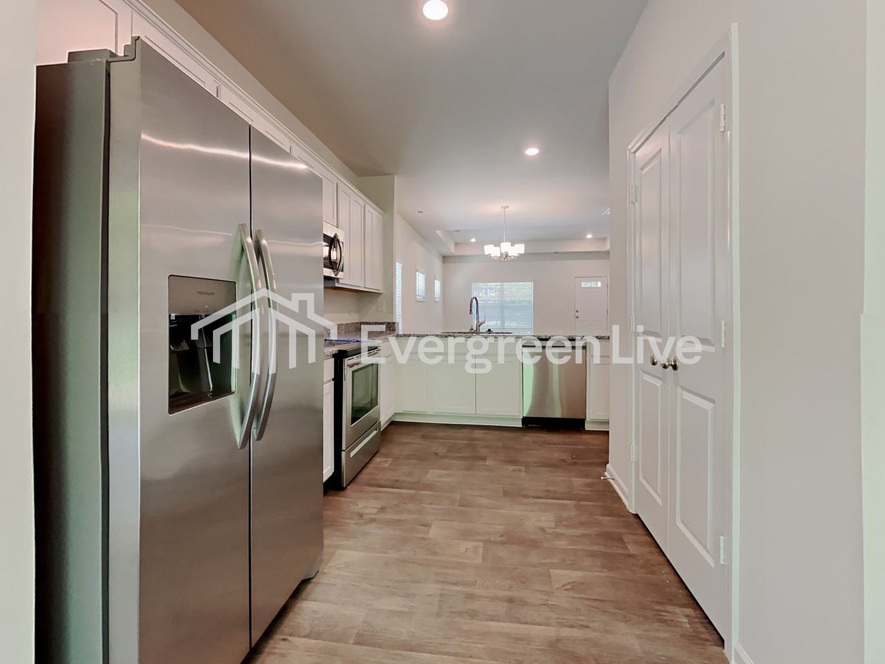 2411 Wishing Well Cir - Photo 4 of 16