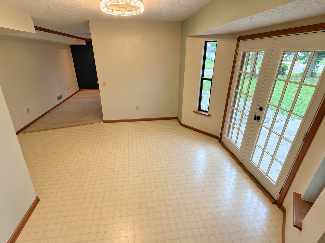 909 Dere Bere Dr - Photo 2 of 4