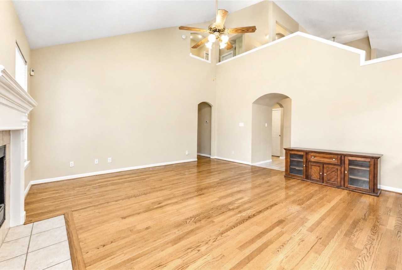 3835 Heritage Colony Dr - Photo 2 of 33