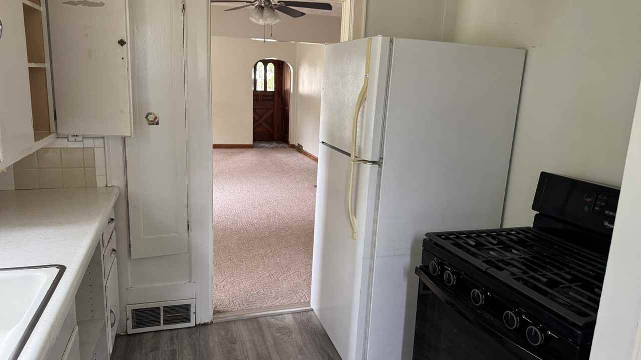 2402 30th St - Photo 5 of 17