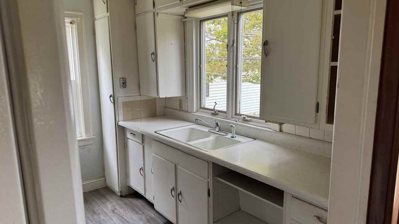 2402 30th St - Photo 6 of 17