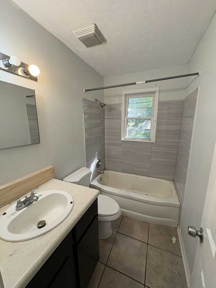 1742 Champion St - Photo 7 of 8