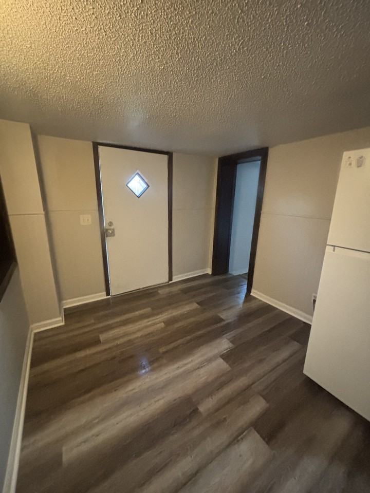 112 S Watauga Ave #A12 - Photo 2 of 10