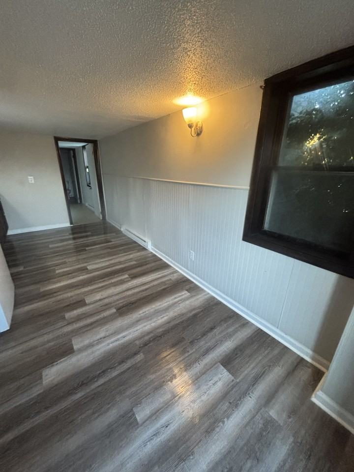 112 S Watauga Ave #A12 - Photo 4 of 10