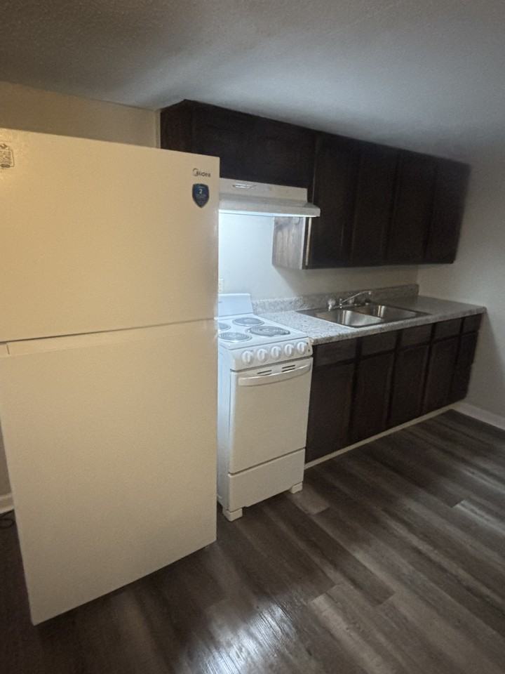 112 S Watauga Ave #A12 - Photo 7 of 10