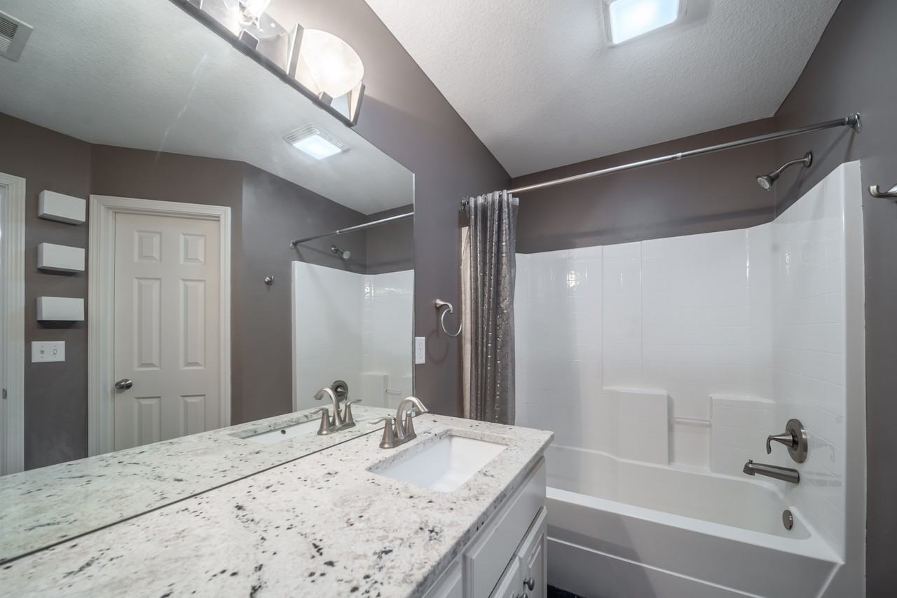 16455 S Fellows St - Photo 4 of 40