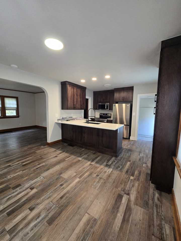 1209 5th St - Photo 5 of 28