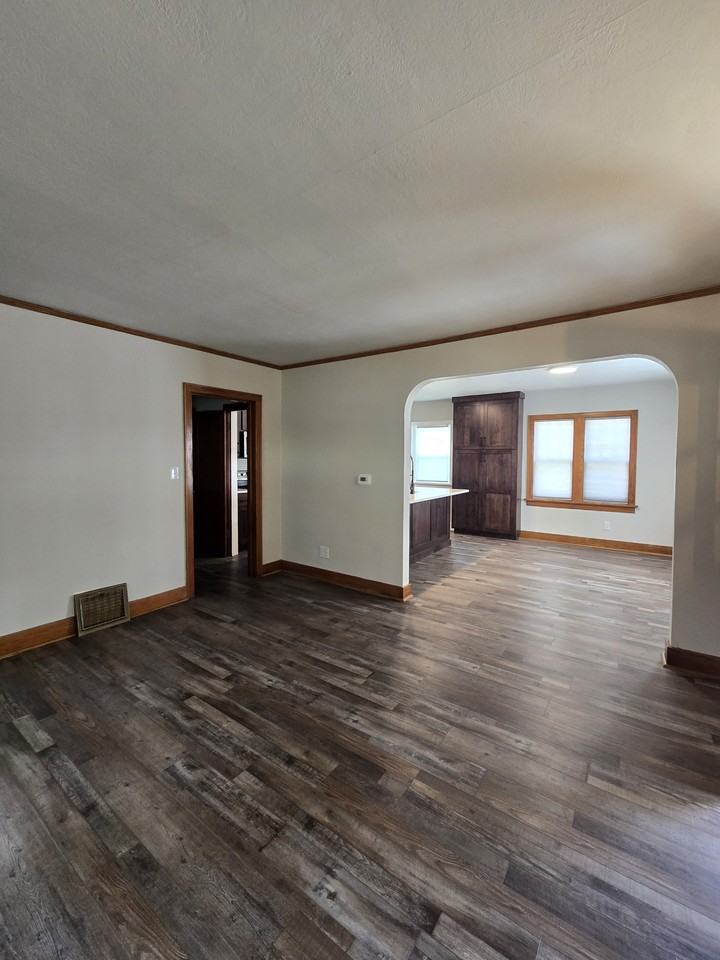 1209 5th St - Photo 6 of 28