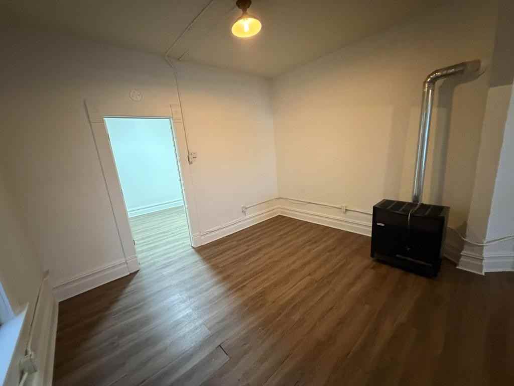 635 1/2 S Idaho St - Photo 3 of 10
