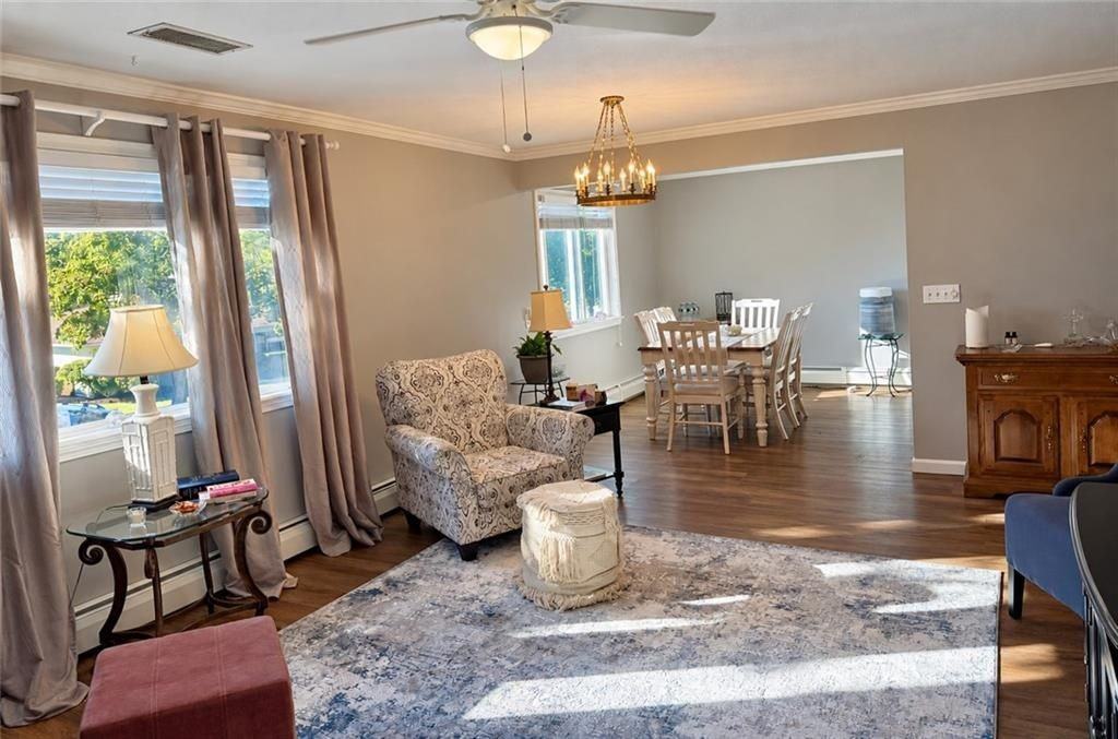 583 Pocasset Ct