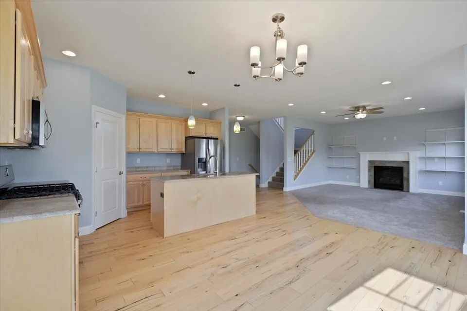 1709 Bohn Cir - Photo 7 of 20