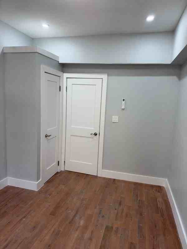 824 Crown St - Photo 2 of 5