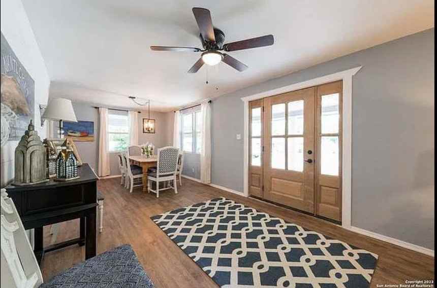 305 Riverside Dr - Photo 3 of 22