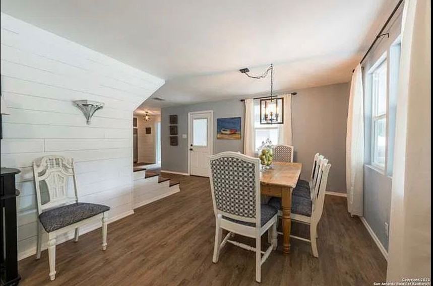 305 Riverside Dr - Photo 4 of 22