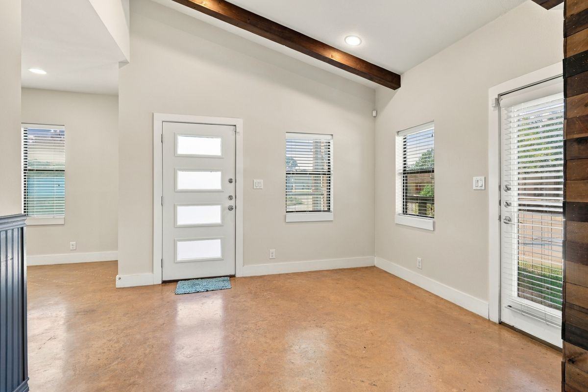 603 Burleson - Photo 5 of 21