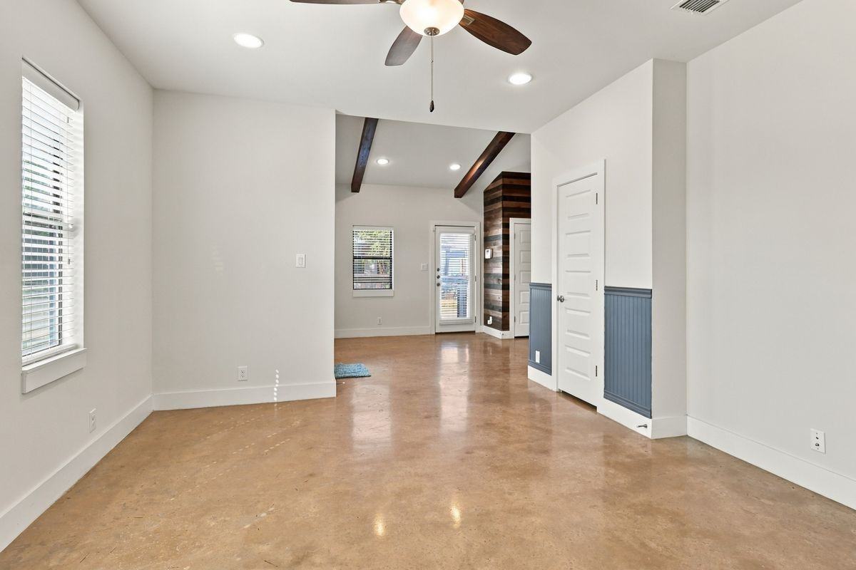 603 Burleson - Photo 6 of 21