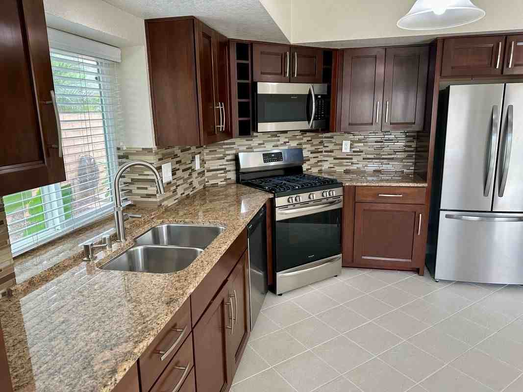 1462 Doral Ct - Photo 6 of 25