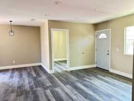 130 N Victoria Ave - Photo 1 of 1