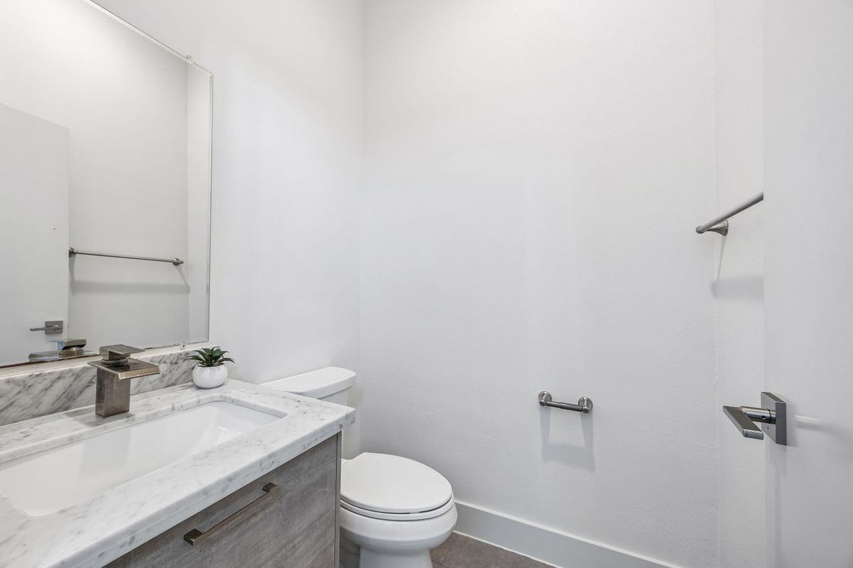 1215 Summer St ##A - Photo 7 of 24