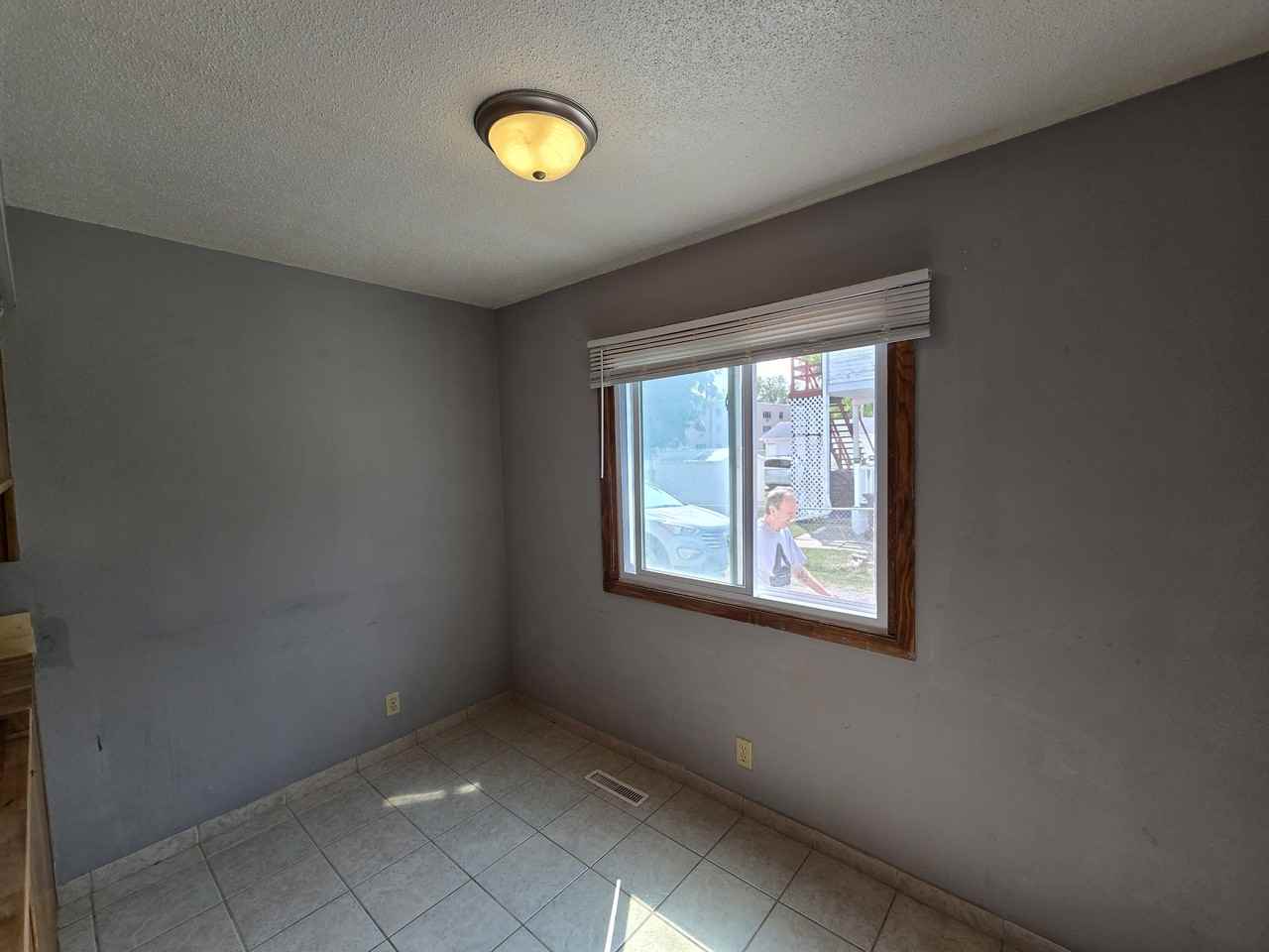811 W 3rd St #2 - Photo 2 of 7
