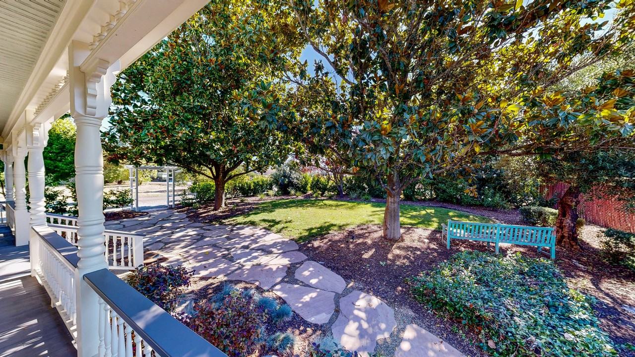 4725 California - Photo 3 of 50