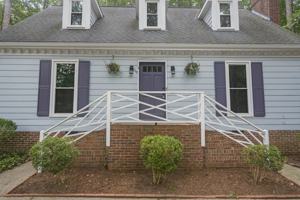 featured image of 7500 Ray Rd