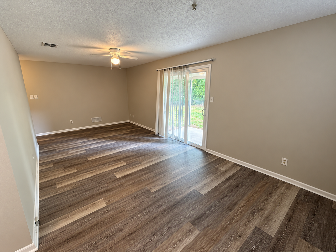 1717 Alison Ave - Photo 3 of 20
