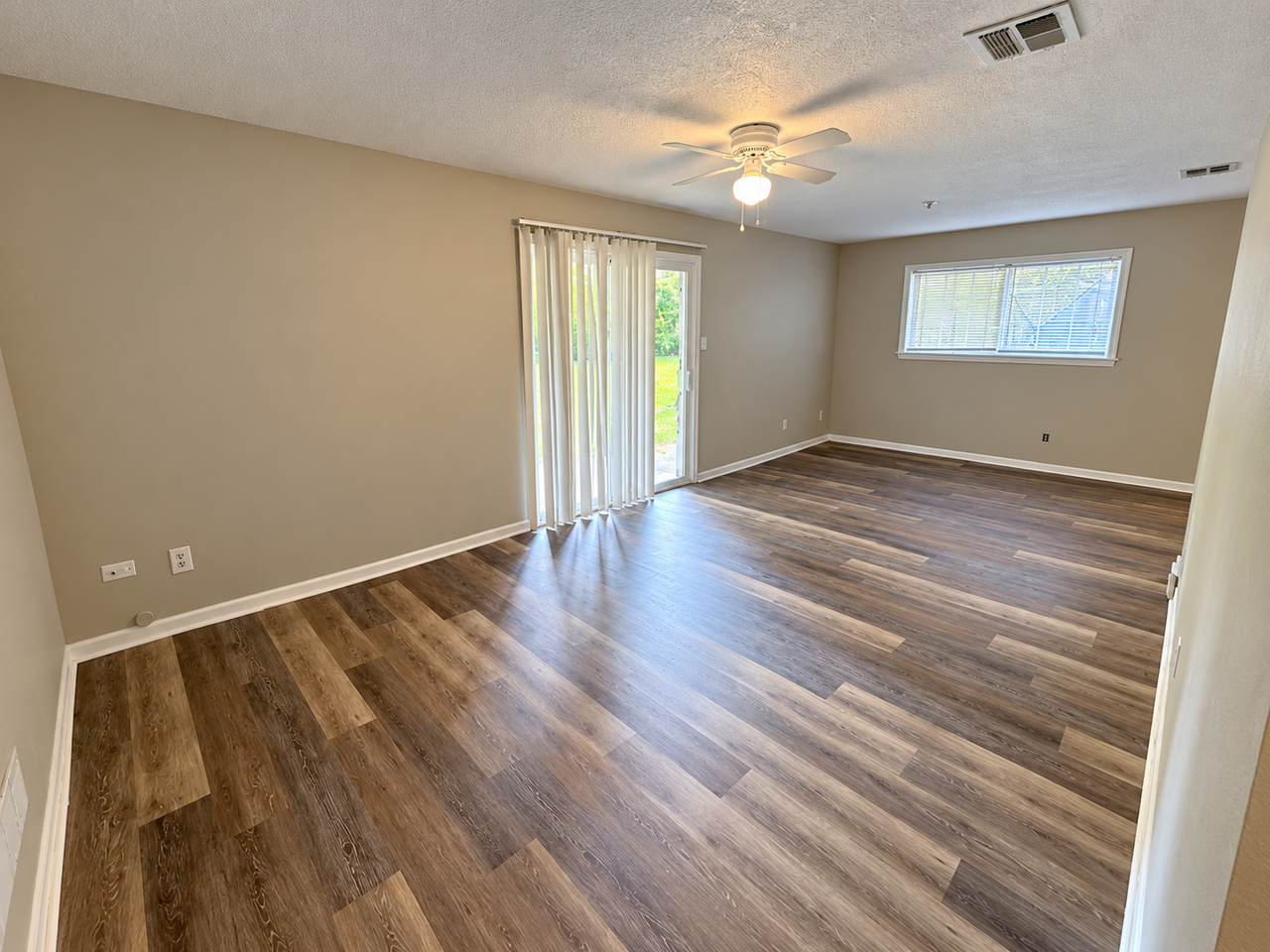 1717 Alison Ave - Photo 4 of 20