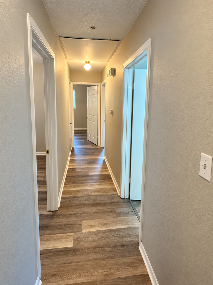 1717 Alison Ave - Photo 5 of 20
