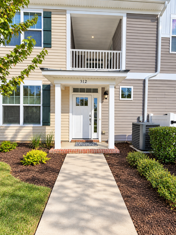 312 Fishers Ct #1 - Photo 2 of 12